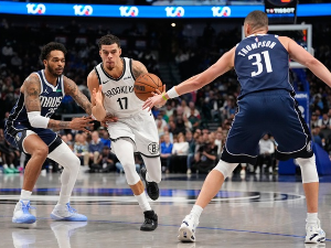 Бруклин без решења за Дејвиса и Флега, Далас у серији победа