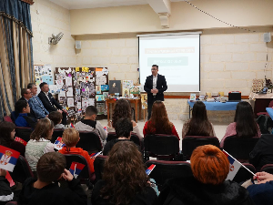 Повежимо се знањем - како српска школа на Малти чува идентитет најмлађих