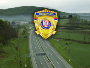 Појачане контроле на путевима, полиција проверава алкохол и дрогу током празника