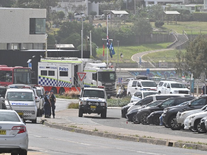 Дан после терористичког напада на плажи Бонди у Сиднеју – осумњичени отац и син, Аустралија у жалости