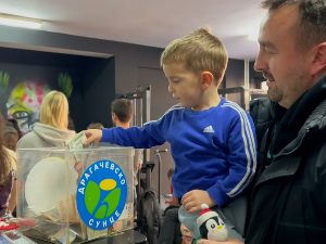 Гучани уз дечака Стефана Миливојевића