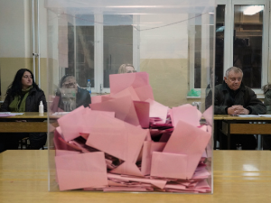  Затворено бирачко место на којем су поновљени избори у Сечњу, излазност скоро 70 одсто