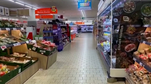 Вечита трка раста плата и цена хране – може ли кућни буџет да изађе као победник