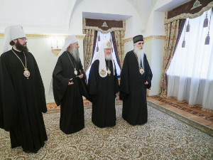 Патријарх Порфирије телефоном разговарао са патријархом московским и Русије Кирилом