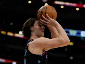 Трипл-дабл Гидија у убедљивој победи Чикага против Кливленда