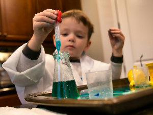 Ево како да прокријумчарите занимљиву науку у празнична окупљања