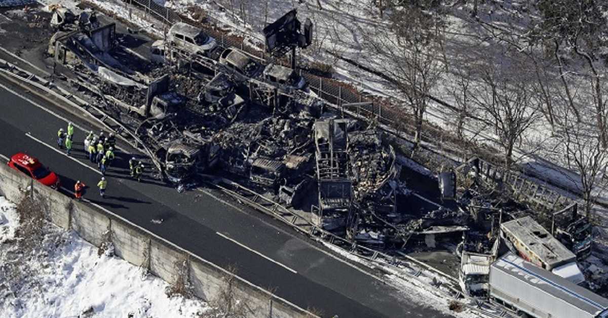 Ланчани судар више од 50 возила у Јапану, ватрогасци гасили пожар седам сати