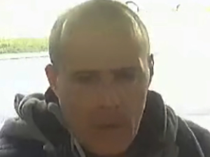 МУП објавио нове фотографије мушкарца који је напао жену на Новом Београду