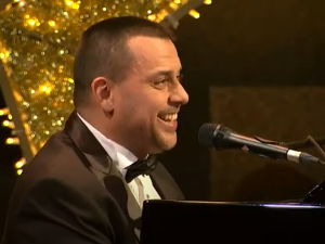 Новогодишњи концерт Биг Бенда РТС, гост Урош Перић