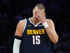 Шамс Чаранија тврди: Јокић избегао тежу повреду, ван терена најмање месец дана