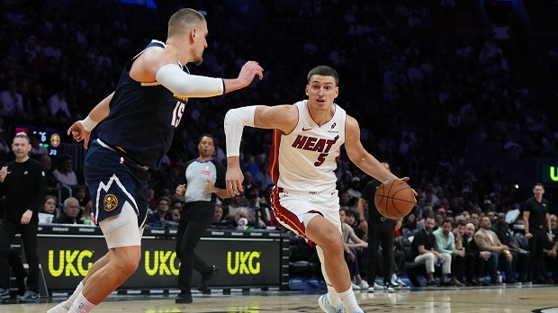 Јокић повредио колено, Мајами убедљив у Денверу уз одличну партију Јовића