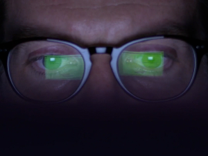 Насиље у онлајн свету једнако опасно као и оно иза затворених врата – жртва је свака четврта особа у Србији