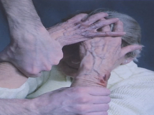 Породични дом – уточиште или извор патње за старије жене