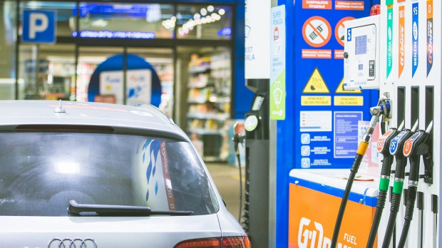 Атанацковић: Не мора да значи да ће гориво купљено у другој рафинерији одмах бити скупље 