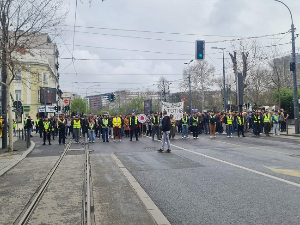 И данас одавање поште жртвама трагедије у Новом Саду