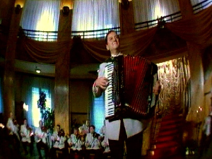 У гостима код...