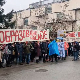 Протест испред Школске управе у Новом Саду – блокаде и одавање поште и данас у Србији