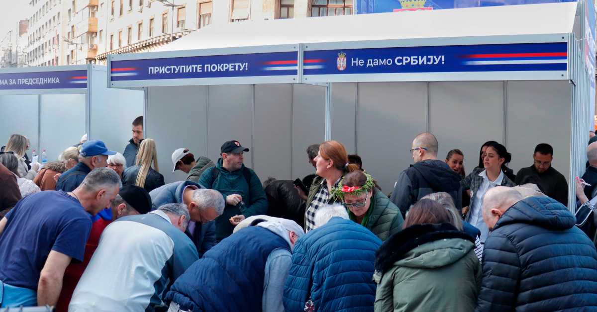 Вучић: Хвала грађанима за величанствени скуп, поручили да хоће да сачувају земљу