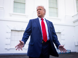 Блумберг: Трамп тражи од Србије и региона да приме мигранте депортоване из САД