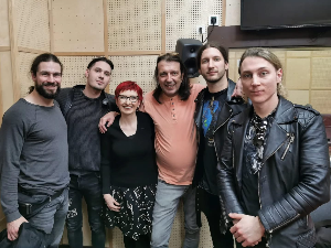 Слушај 'вамо!