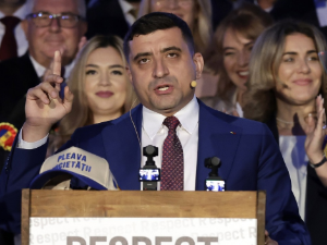 Симион признао пораз на председничким изборима у Румунији и честитао Дану на победи