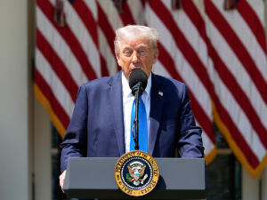Трамп прогласио САД победником у оба светска рата и објавио датуме прославе