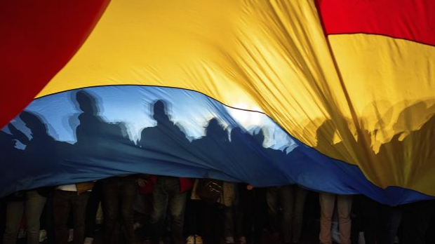 Румунија – Французи, Молдавци и покојници пред Уставним судом