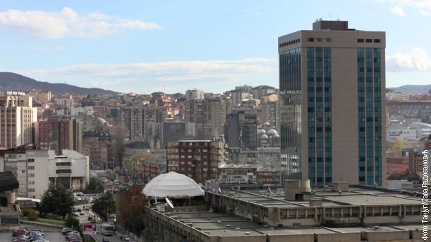 Магазин на Првом: Приштина из кризе у кризу