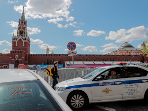 Москва под нападом дронова – Домодедово кратко затворен; "кофер без ручке" – како Трамп доживљава рат у Украјини 