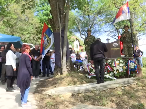 Споменик палом војнику - борцу са Кошара Бобану Миленковићу у селу Репиште 