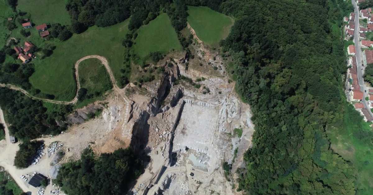 Човек и камен: Острвица Човек и камен: Острвица