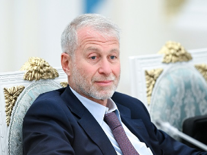Британска влада изводи Абрамовича на суд – спор око две и по милијарде које могу да заврше у Украјини