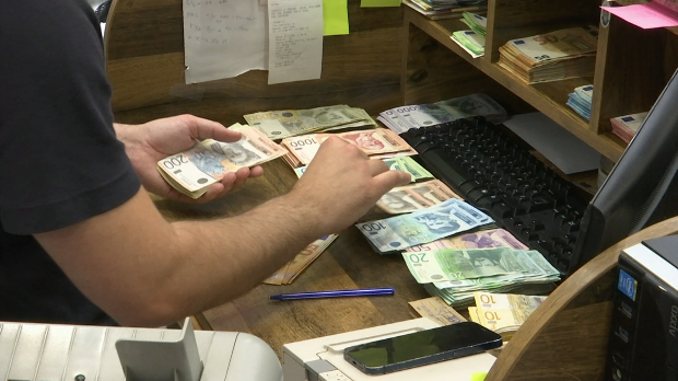 На три воде: Јутарњи програм из три студија