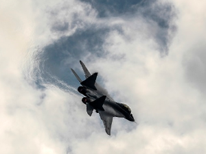 Украјина: Оборен руски ловац Су-35; Трамп: "Паукова мрежа" је дала разлог Путину да бомбардује украјинске градове