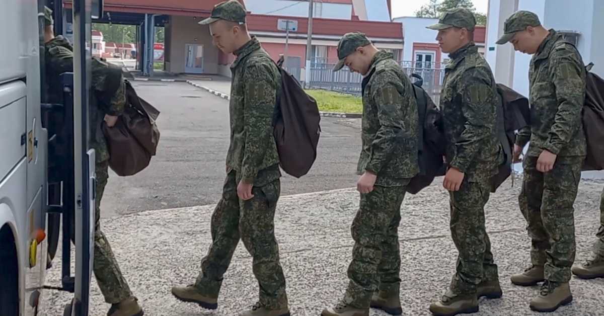 Две стране размениле прву групу заробљеника млађих од 25 година; Фицо подржао укидање санкција Русији