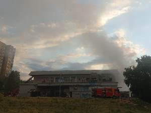 Београд, угашен пожар у супермаркету у Миријеву