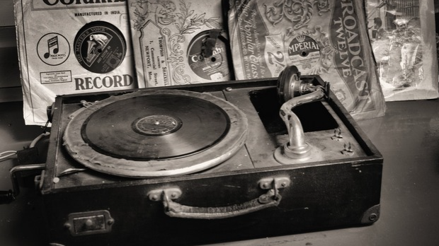 Игла на винилу : Серђо Мендез