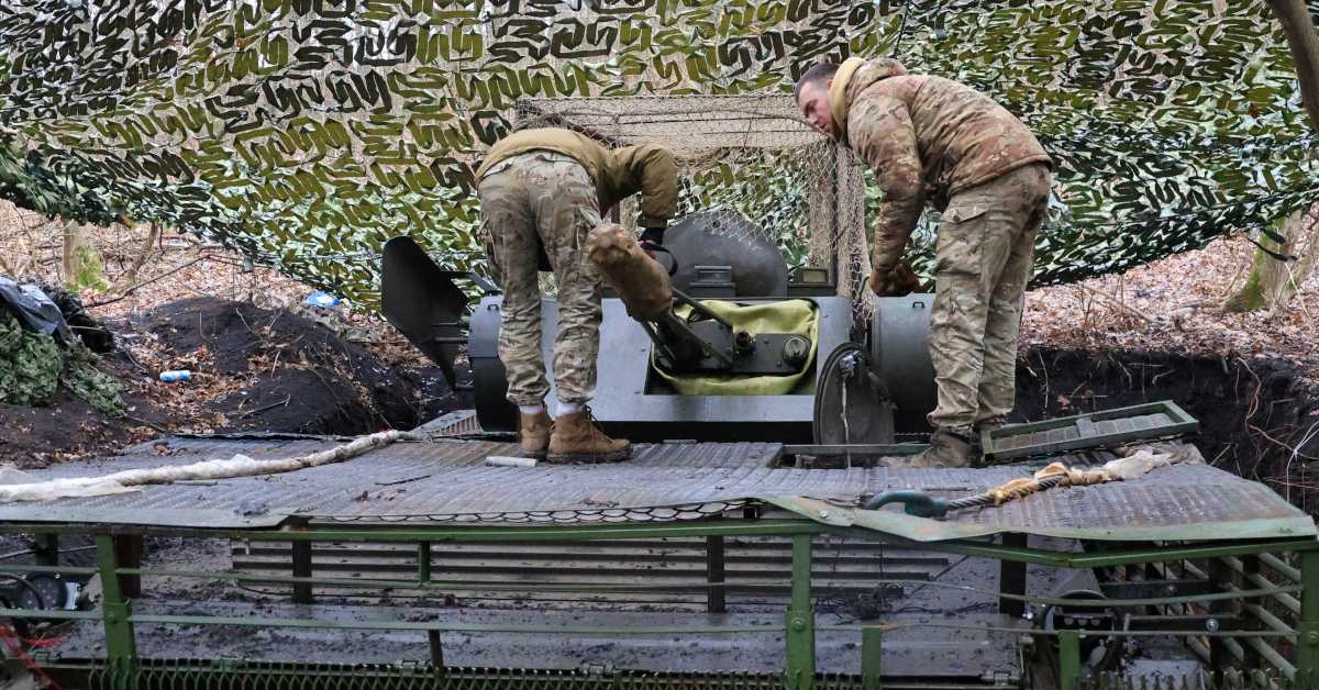 Удар на Полтаву, има погинулих и рањених; девојка, агент Кијева, ухапшена док је постављала бомбу у Санкт Петербургу
