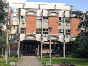 Мушкарац београдским таксистима стављао нож под грло, тужилаштво тражи притвор