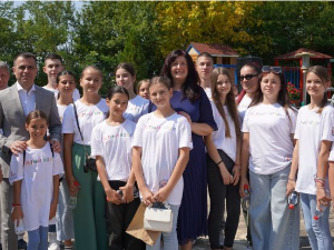 Кнић - 160 српске деце из дијаспоре  и региона у кампу