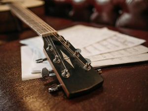 Франсоа де Фоса и музика за гитару