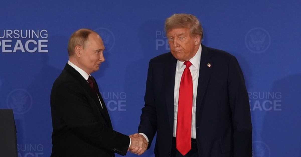 Одјеци самита Трампа и Путина – руковање без одговора и очигледна победа Русије; Зеленски спреман за трилатерални састанак