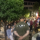 Протестна шетња у Београду, демонстранти у Лесковцу испред просторија СНС-а