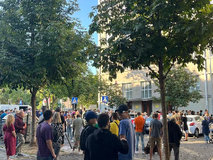 Протест испред Пете београдске гимназије, без наставе у Ваљевској гимназији