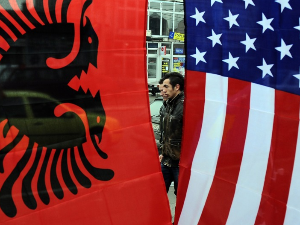 Побуна против Америке: Прва пацка Трампове Беле куће влади Аљбина Куртија