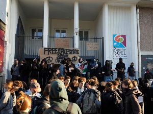 Масовни протести широм Француске, ухапшено више од 50 људи