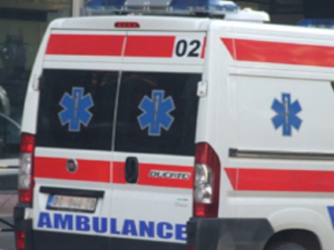 Судар аутобуса и аутомобила на Обреновачком путу – једна особа погинула, осморо повређених