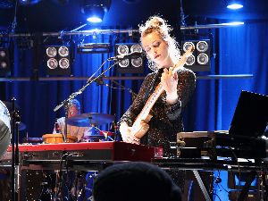 Широм затворених очију