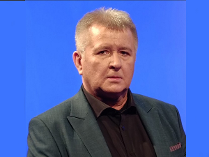 Театар на раскршћу: породичне драме и друштвени контекст