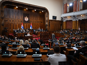Посланици разматрали амандмане на шест законских предлога
